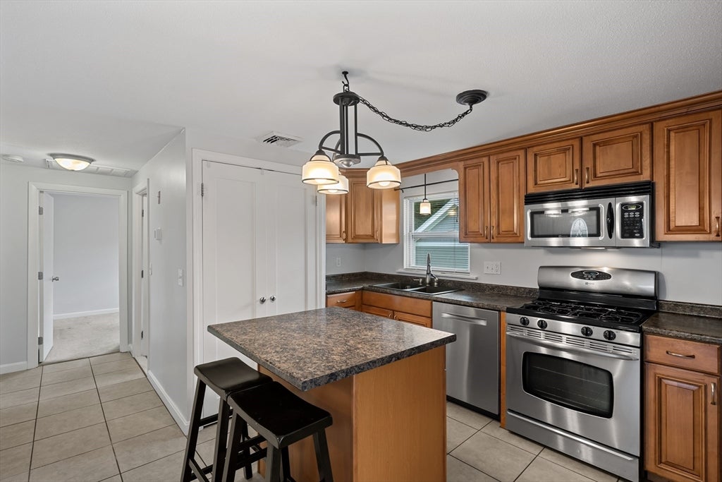 1 Minerva St, Worcester, MA, 1 Minerva St, Worcester, MA Photo #5