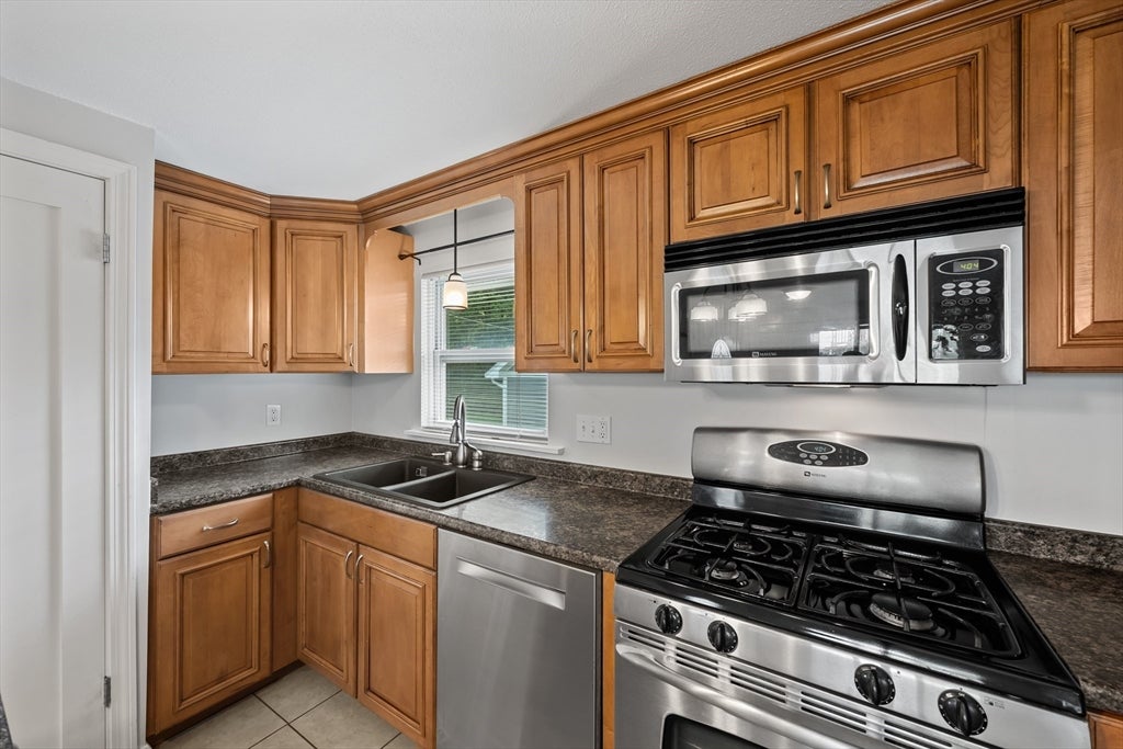 1 Minerva St, Worcester, MA, 1 Minerva St, Worcester, MA Photo #6