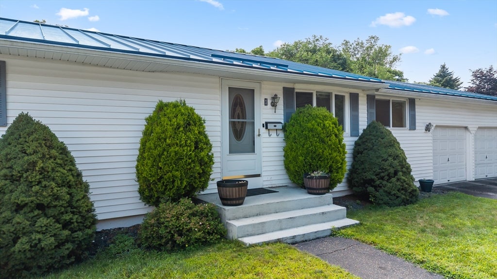 1 Minerva St, Worcester, MA, 1 Minerva St, Worcester, MA Photo #3