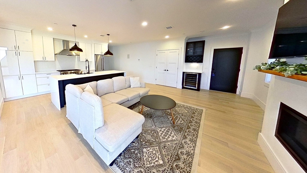 148 W 9th St 6