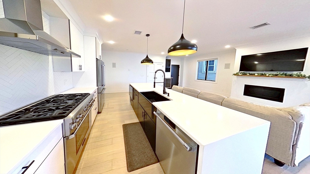 148 W 9th St 6
