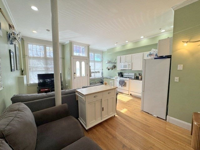 371-373 Dorchester St 1
