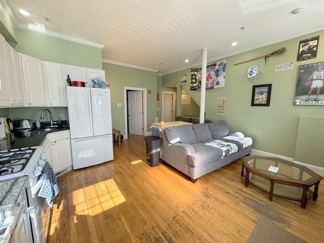 371-373 Dorchester St 1