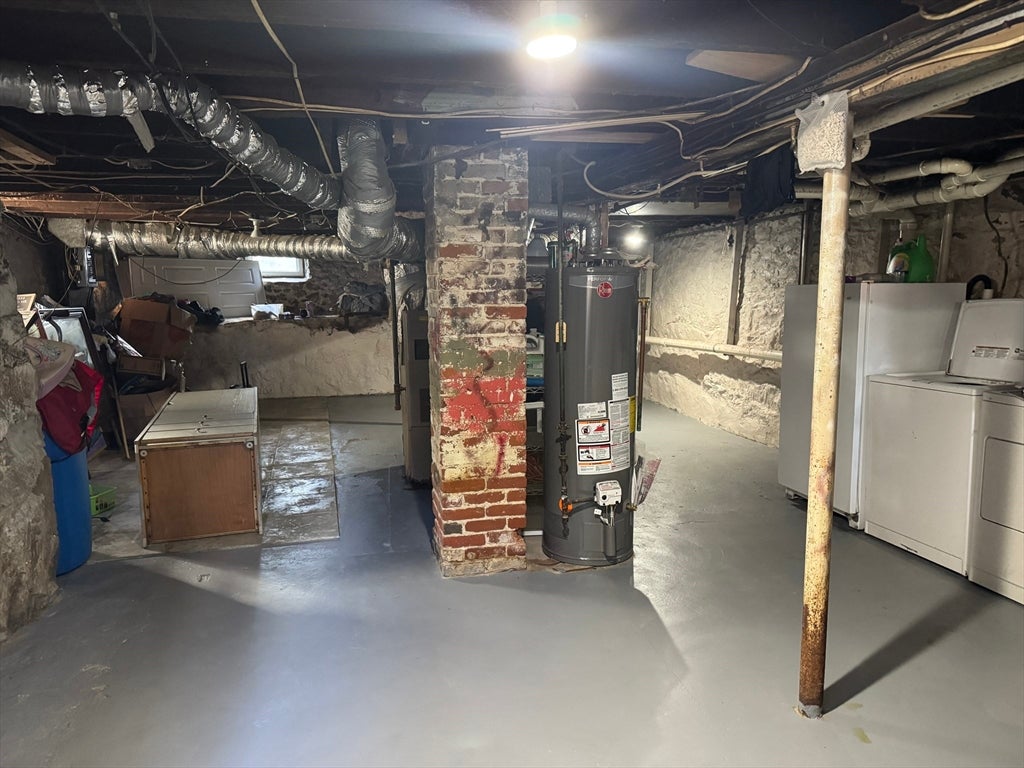 35 Farmland Rd, Lowell, MA Photo #14