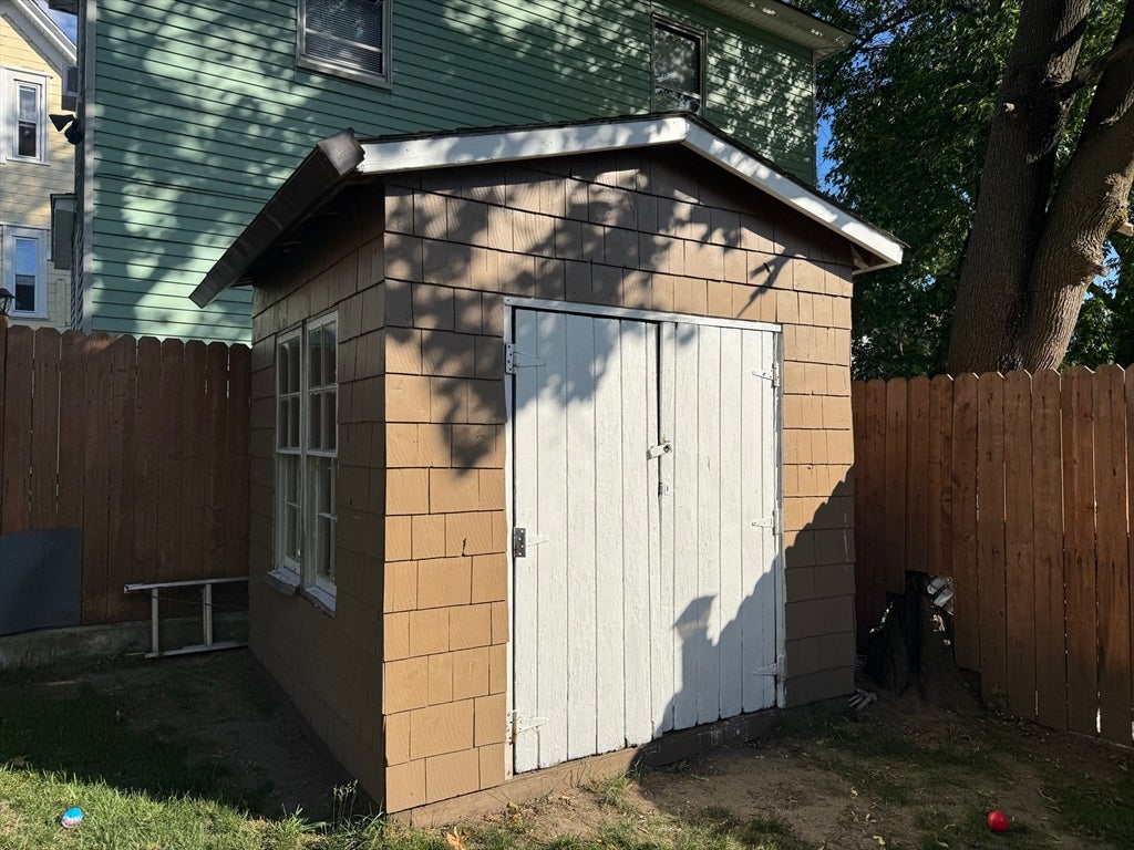 35 Farmland Rd, Lowell, MA Photo #19