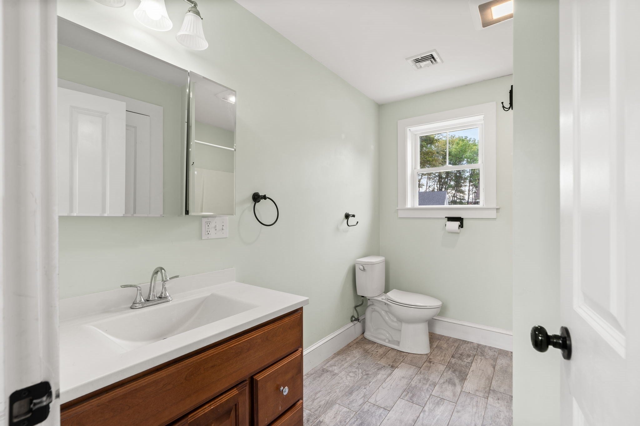 82 Congress Street, Amesbury, MA Photo #34