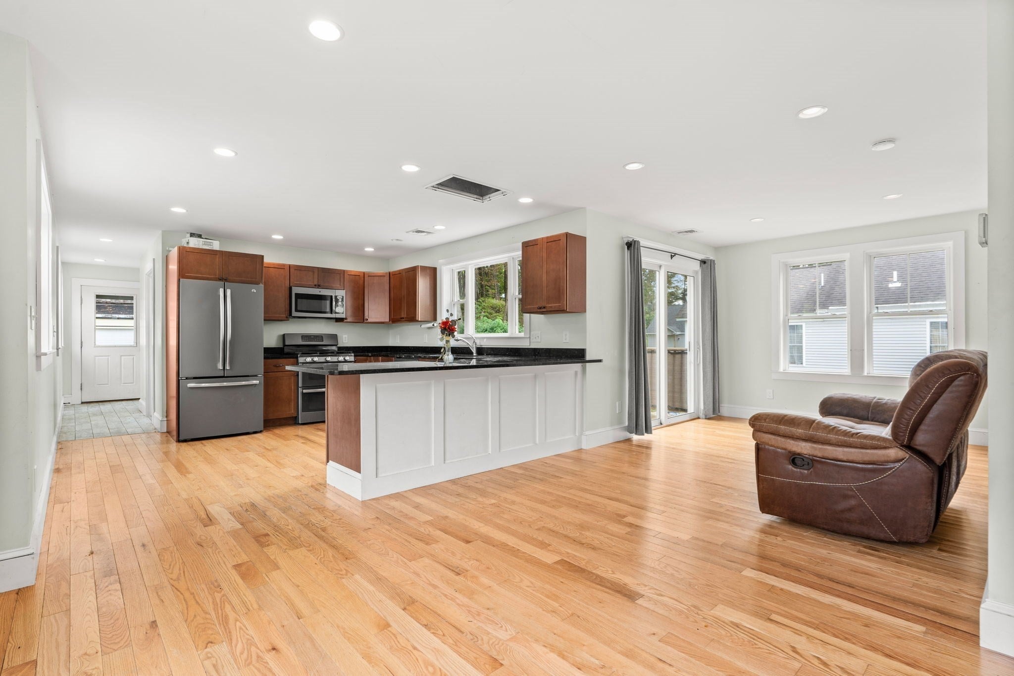 82 Congress Street, Amesbury, MA Photo #26