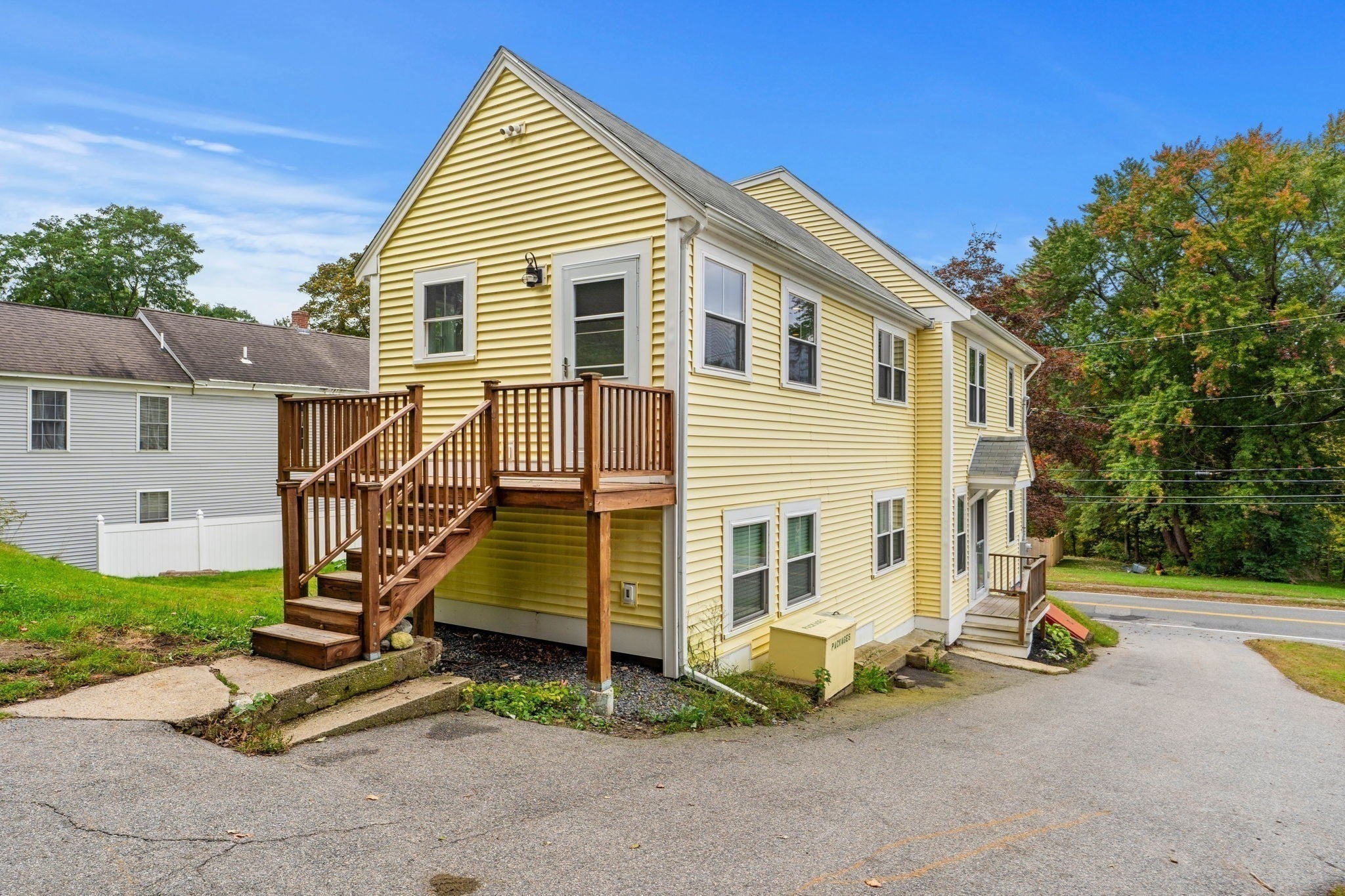 82 Congress Street, Amesbury, MA Photo #2
