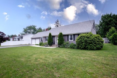 Single Family Residence in Smithfield RI 12 Laurel Hill Drive.jpg