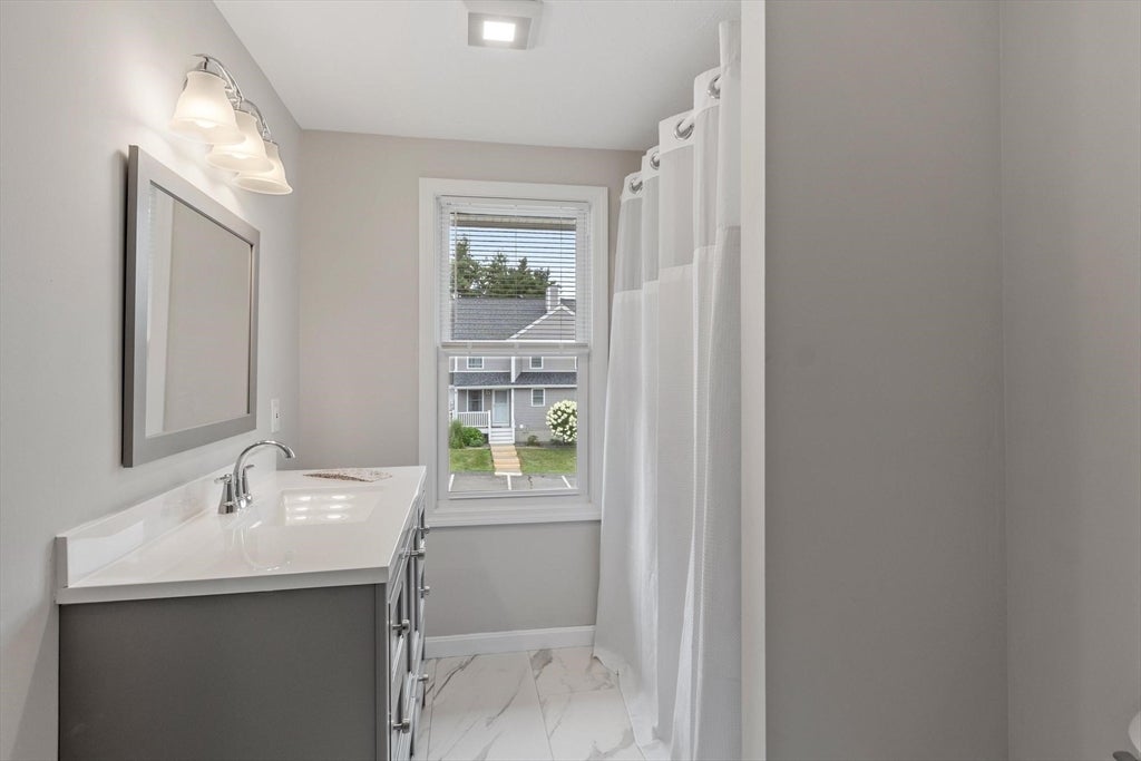 4 Sycamore Dr #4, Leominster, MA Photo #21