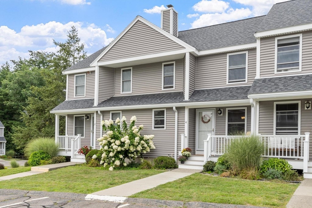 4 Sycamore Dr #4, Leominster, MA Photo #1