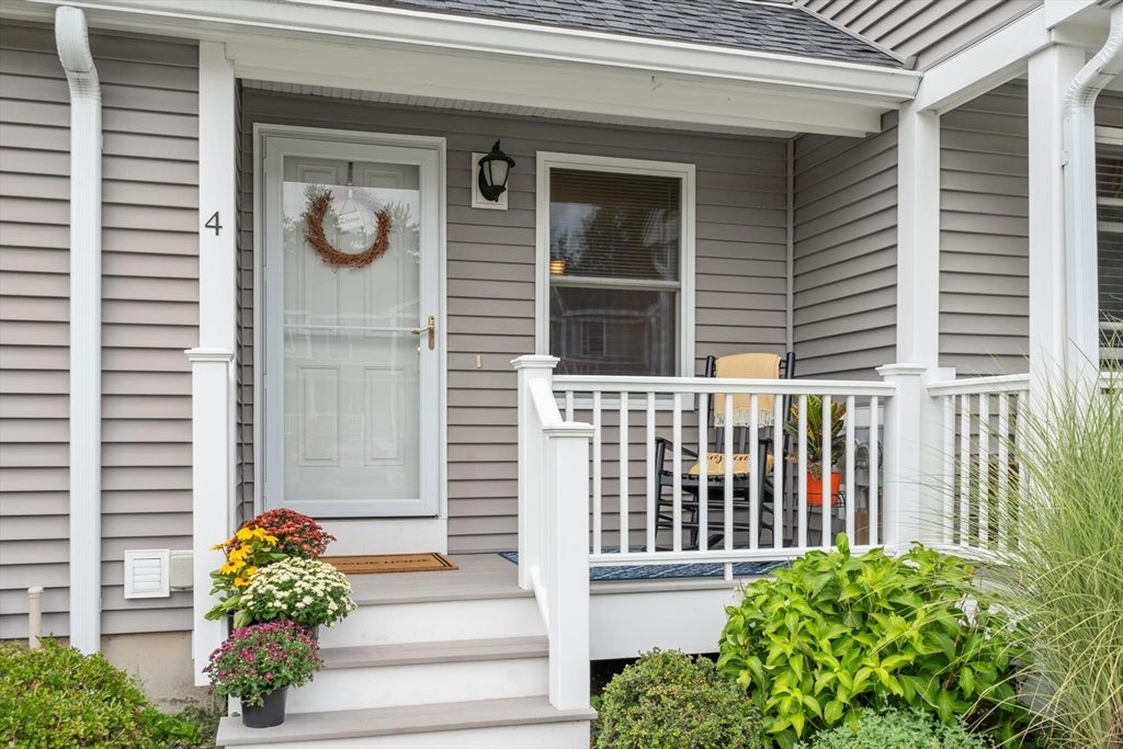 4 Sycamore Dr #4, Leominster, MA Photo #2