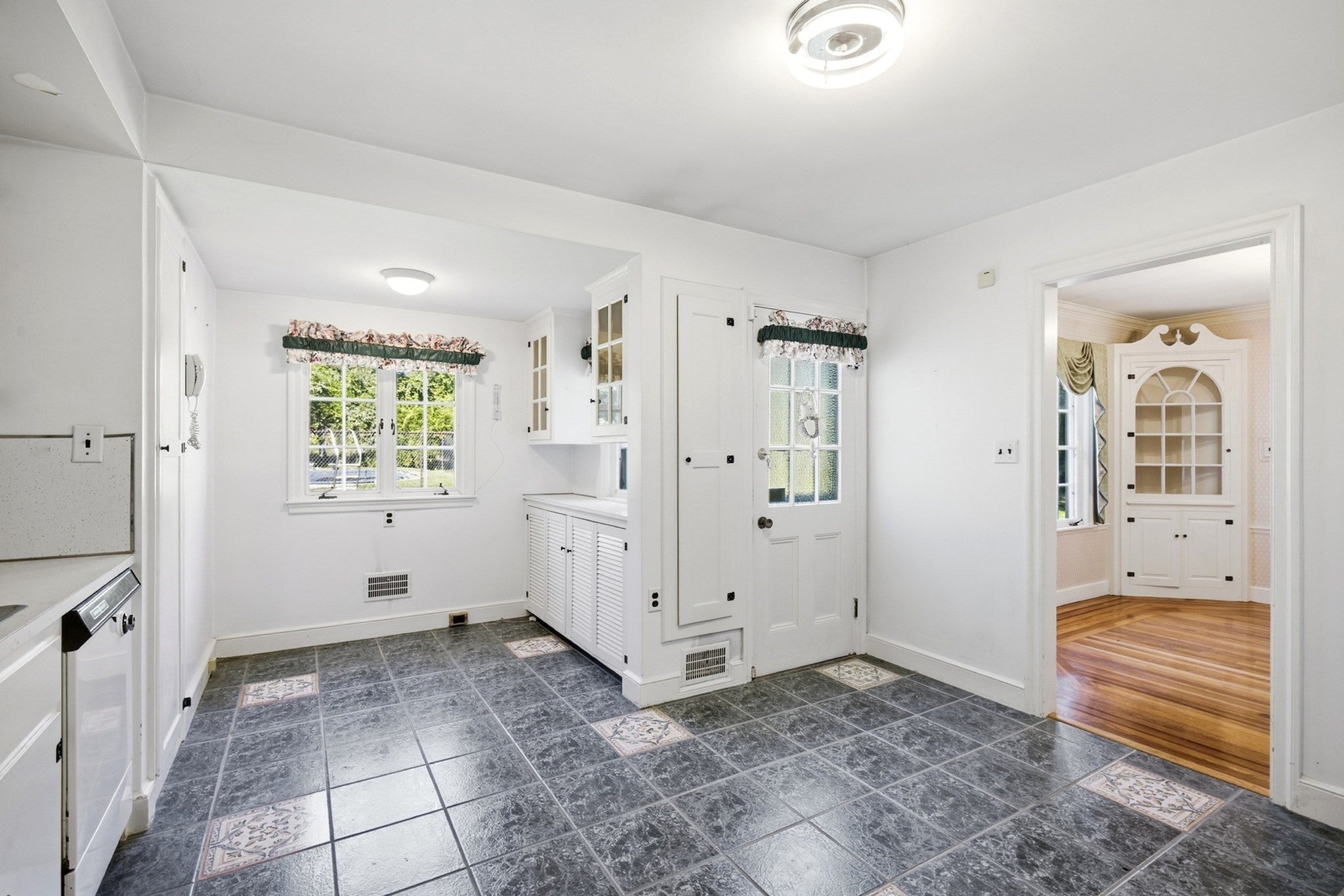 35 Forest Street, Stoneham, MA, 35 Forest Street, Stoneham, MA Photo #11