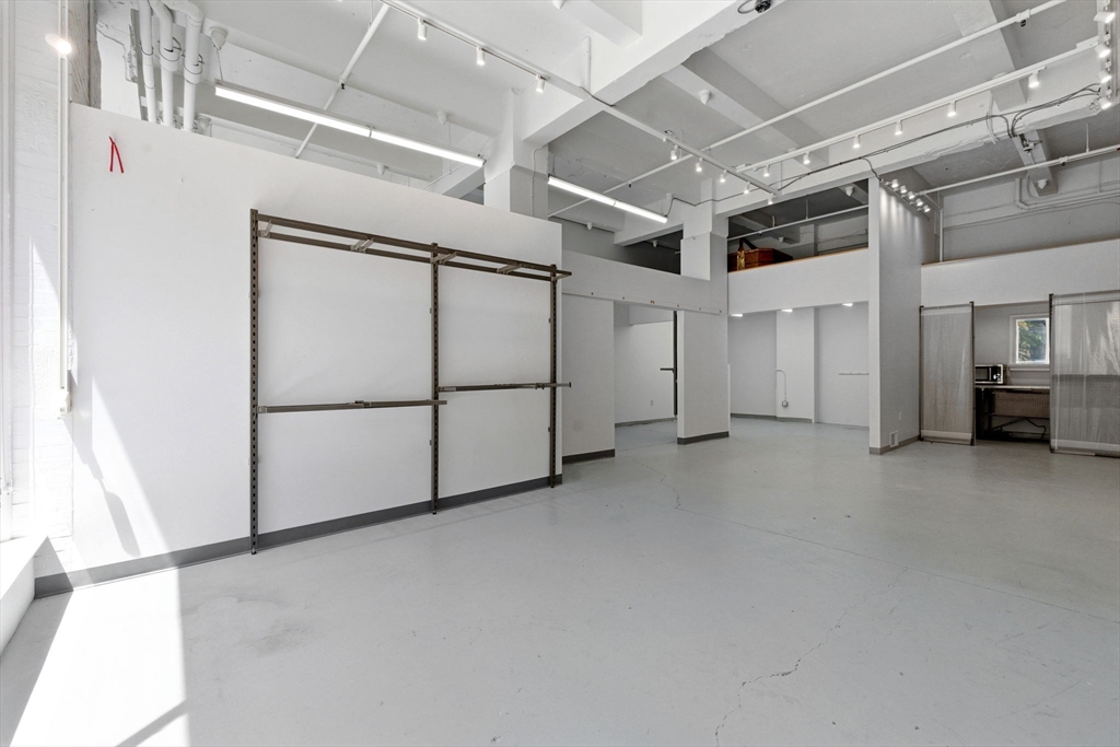 300 Summer St 11