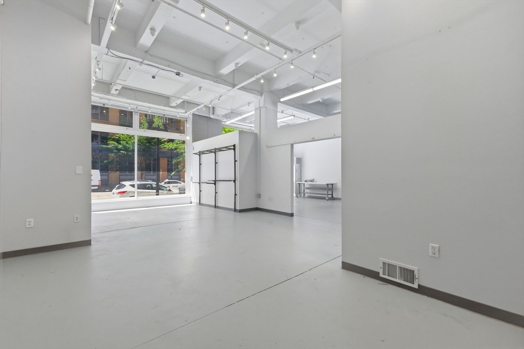 300 Summer St 11