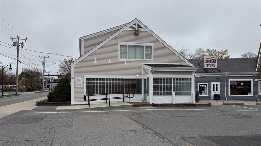 Photo 1 of 11 — 627 Main St, Barnstable, MA 02601