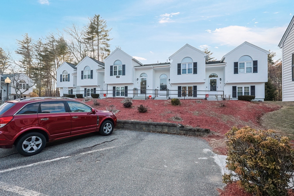 Southbridge, Massachusetts 01550, United States, 2 Bedrooms Bedrooms, ,2 BathroomsBathrooms,Residential,Pending,21185