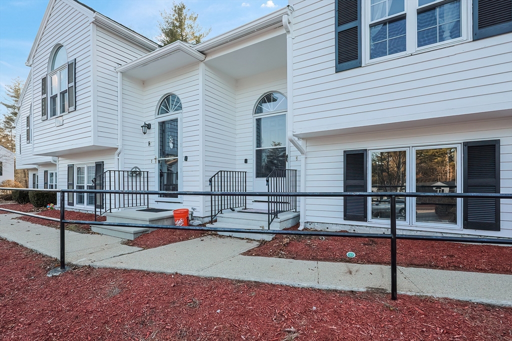 Southbridge, Massachusetts 01550, United States, 2 Bedrooms Bedrooms, ,2 BathroomsBathrooms,Residential,Pending,21185