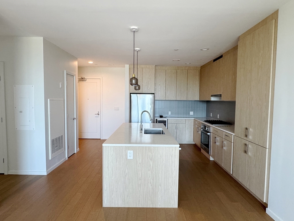 57 Quincy Shore Dr 608
