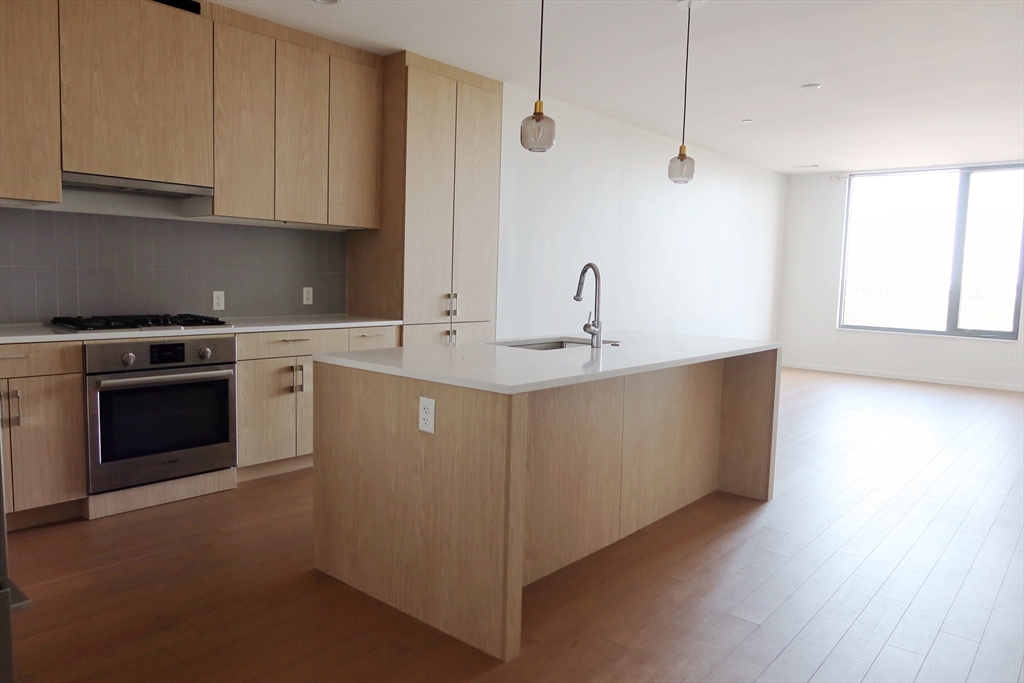 57 Quincy Shore Dr 608