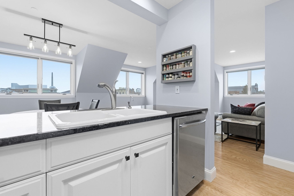 65 Chelsea St 404