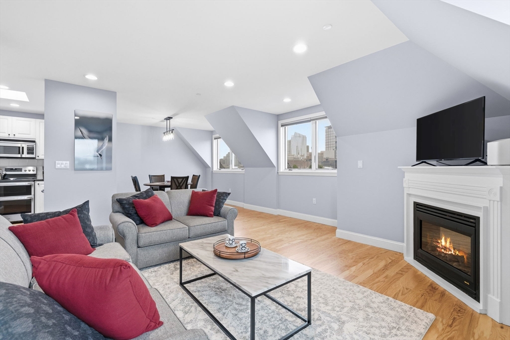 65 Chelsea St 404