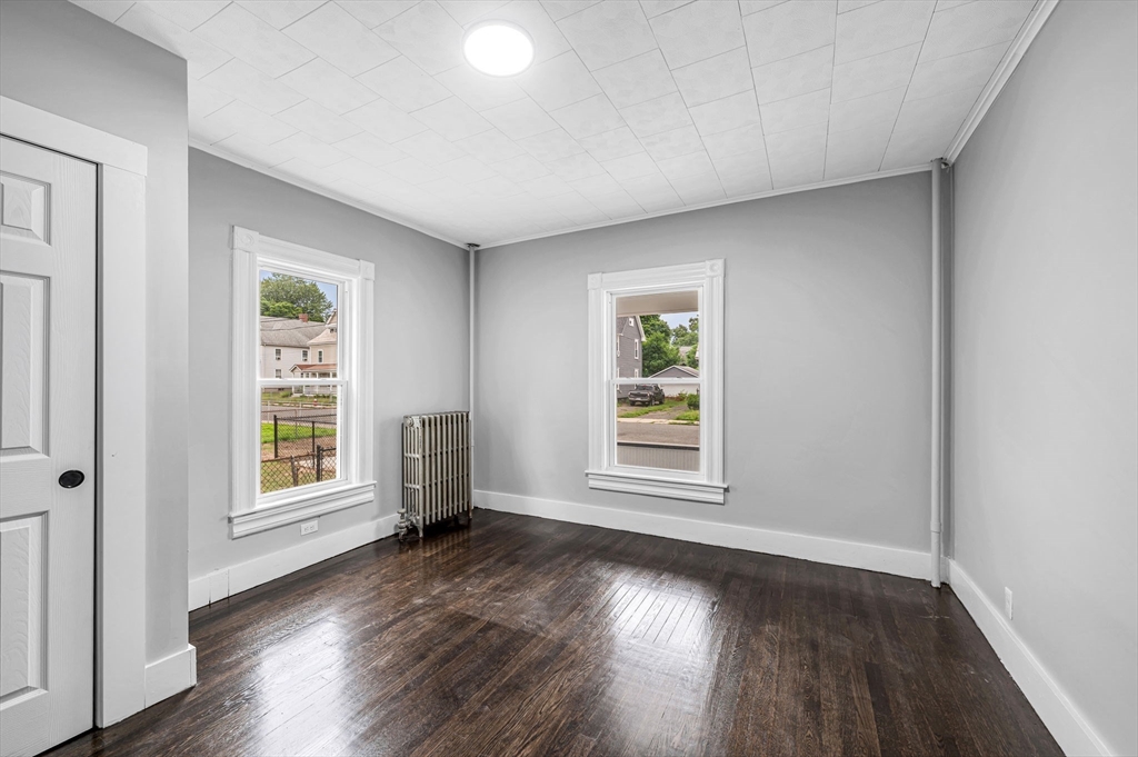 15 Myrtle Ave