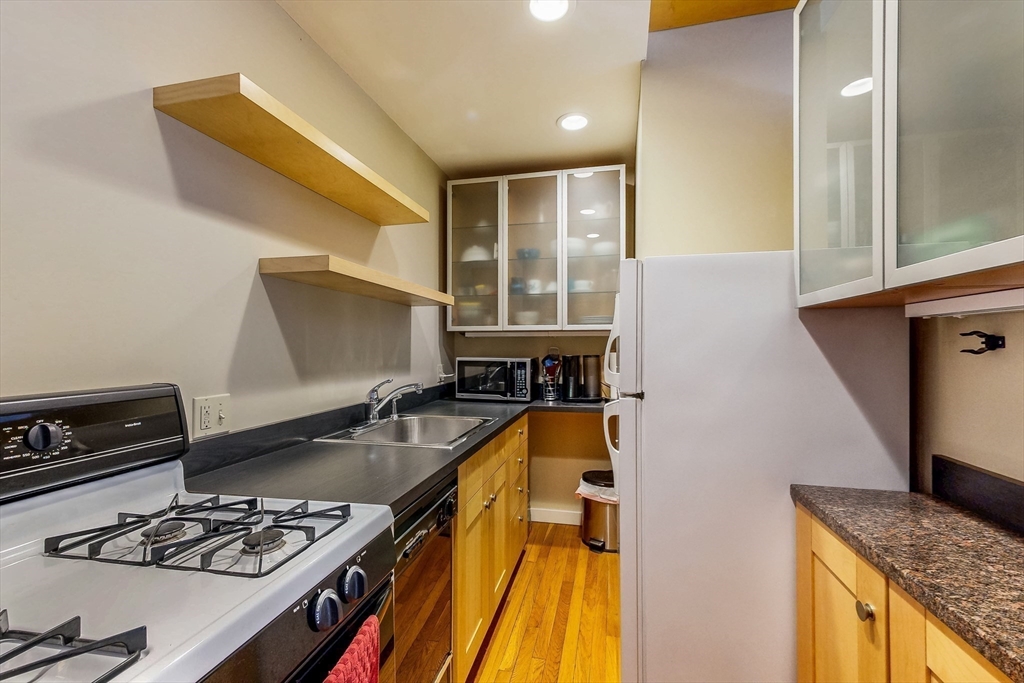 12 Isabella St 3