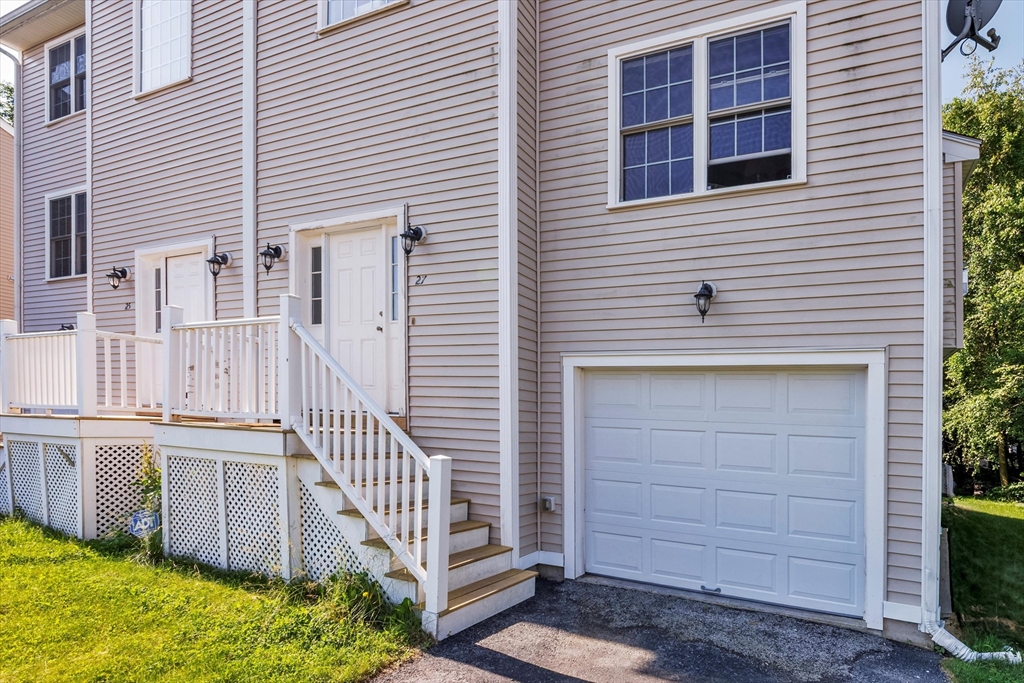 27 Christine Dr