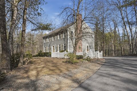 4 Charnock Circle Rutland MA 01543