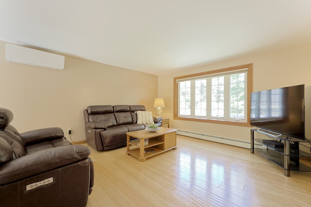 11 Independence Dr