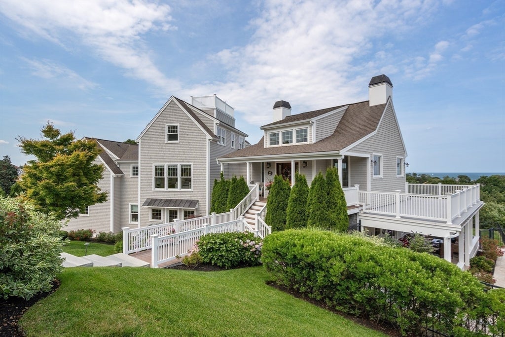 18 Holly Hill Circle