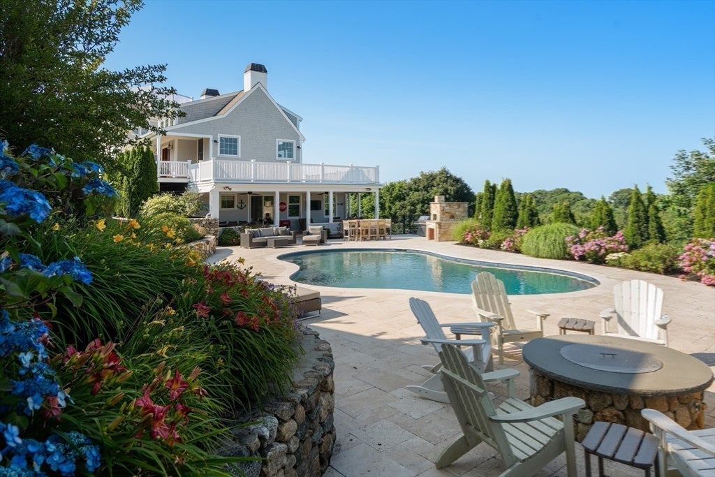 18 Holly Hill Circle