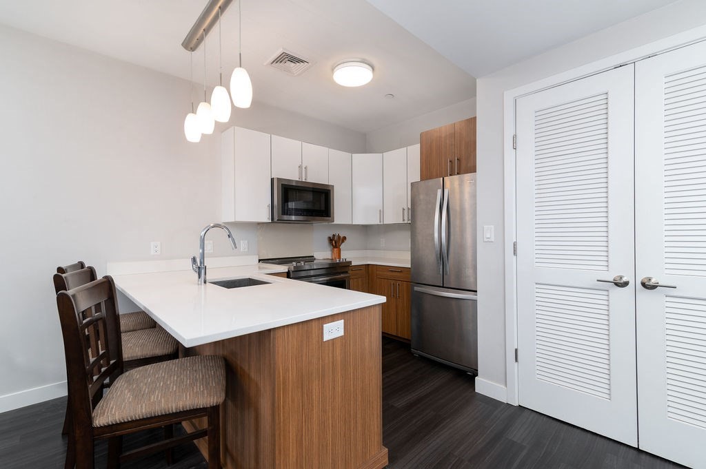 999 Hancock Street 513