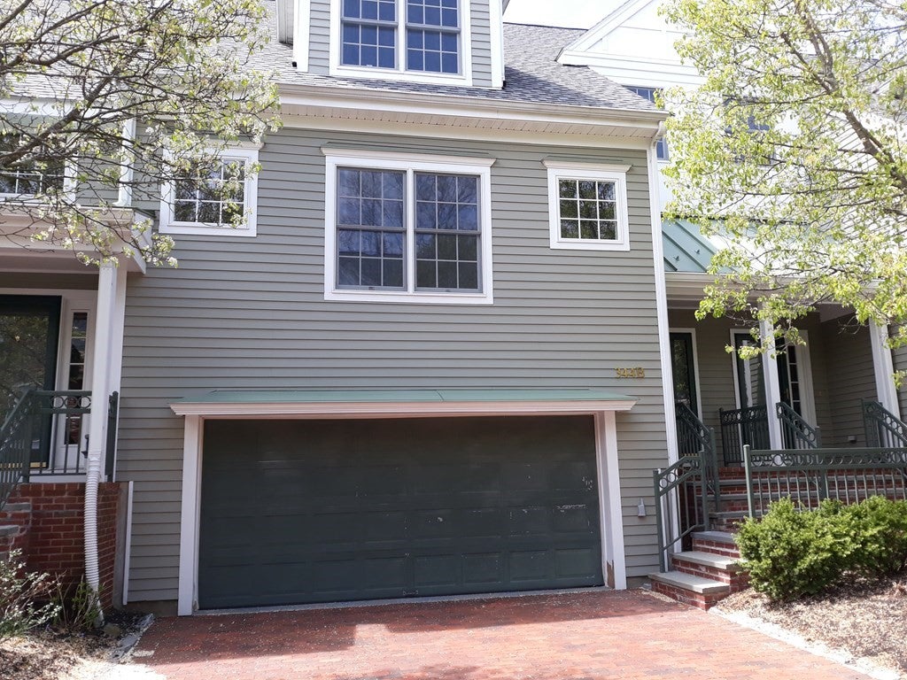Click for 344 Boylston Street #B, Newton, MA slideshow Click for 344 Boylston Street #B, Newton, MA slideshow