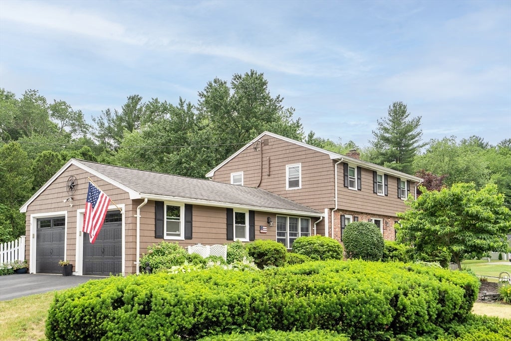 4 Roch Cir