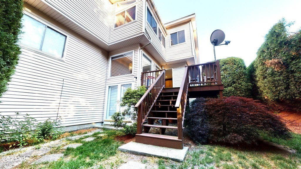 445 Captain Eames Cir 445
