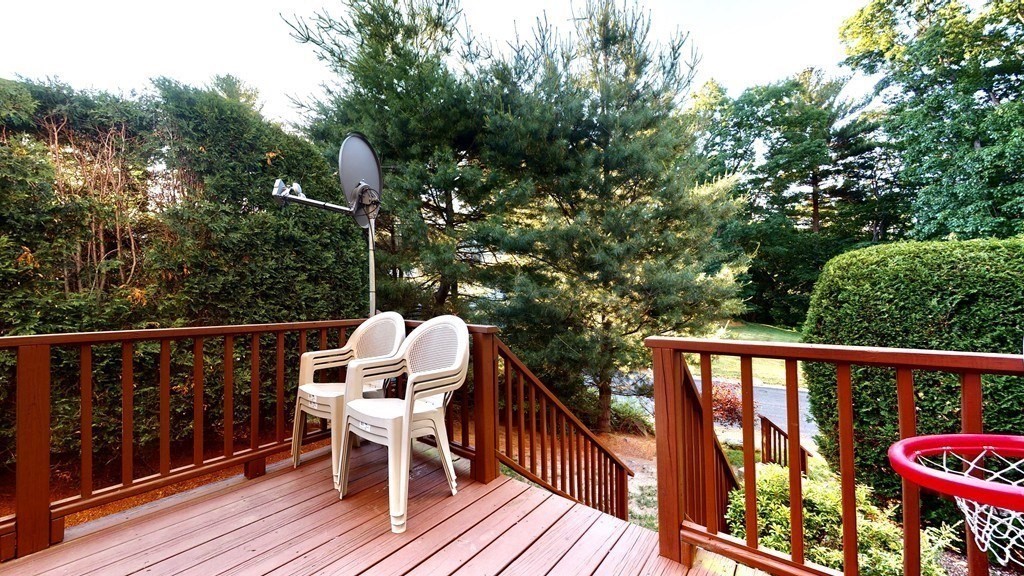 445 Captain Eames Cir 445