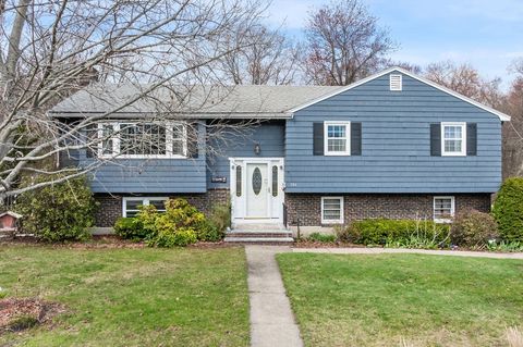 Photo of 284 Lowell Street, Wakefield, MA 01880 (MLS # 73502612)