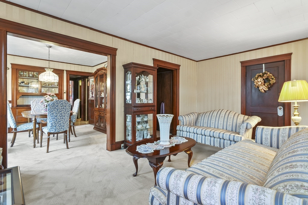 33 Woodleigh Rd