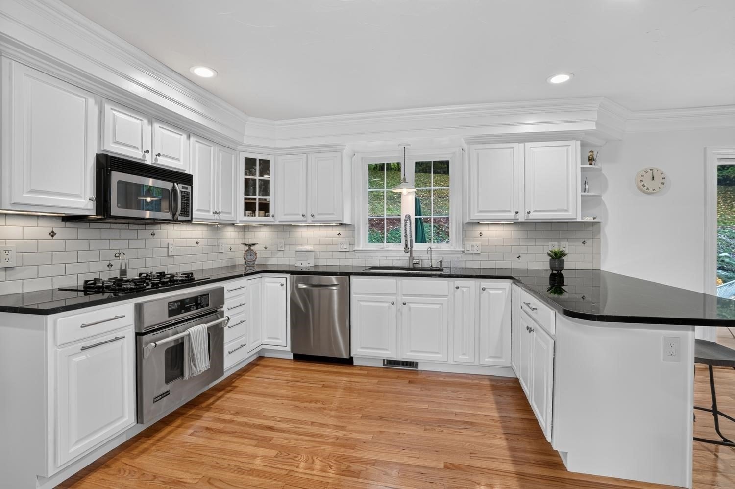 19 Dearth Circle, Ashland, MA Photo #3
