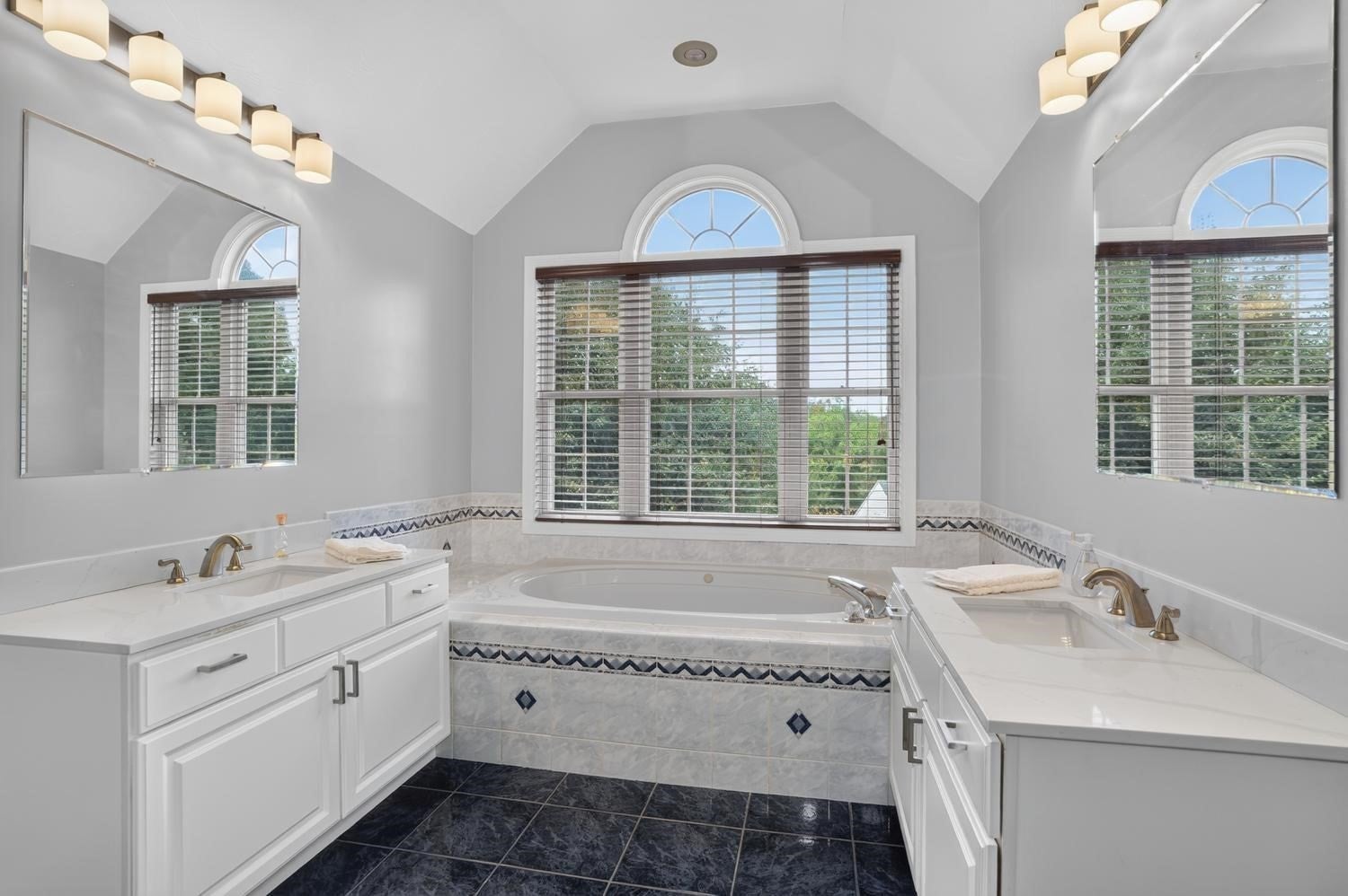 19 Dearth Circle, Ashland, MA Photo #22
