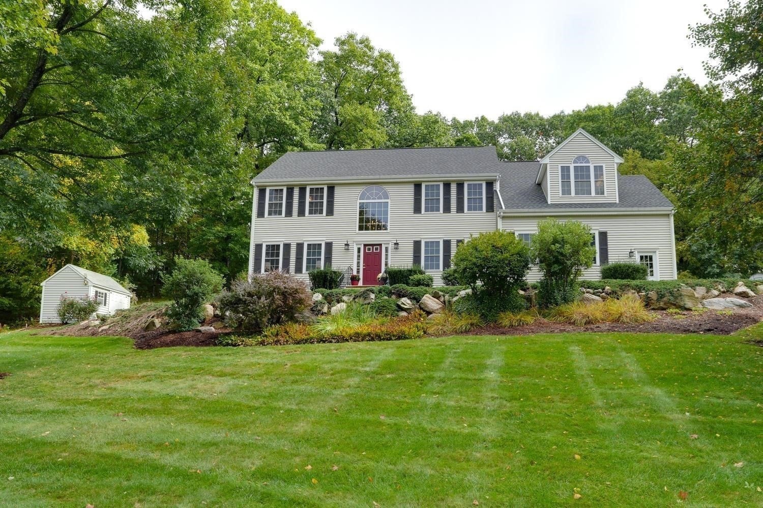 19 Dearth Circle, Ashland, MA Photo #2