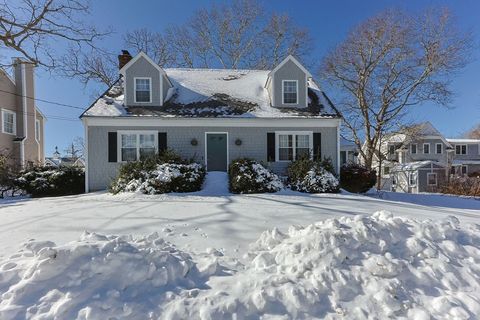 Photo of 24 Montgomery Ct, Falmouth, MA 02540 (MLS # 73473662)