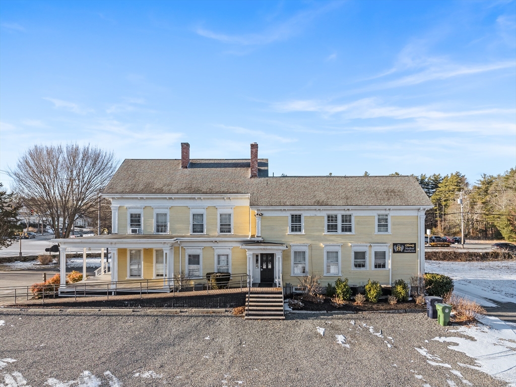 345 Front St