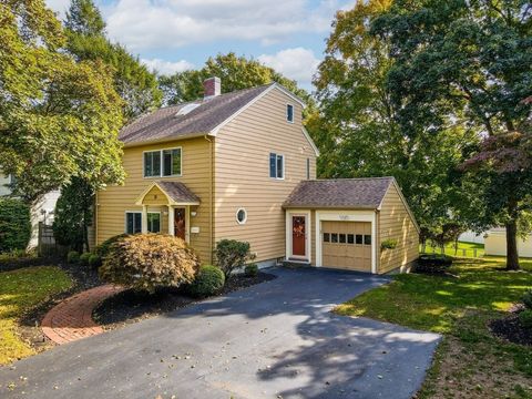 18 Mountain Ave Wakefield MA 01880