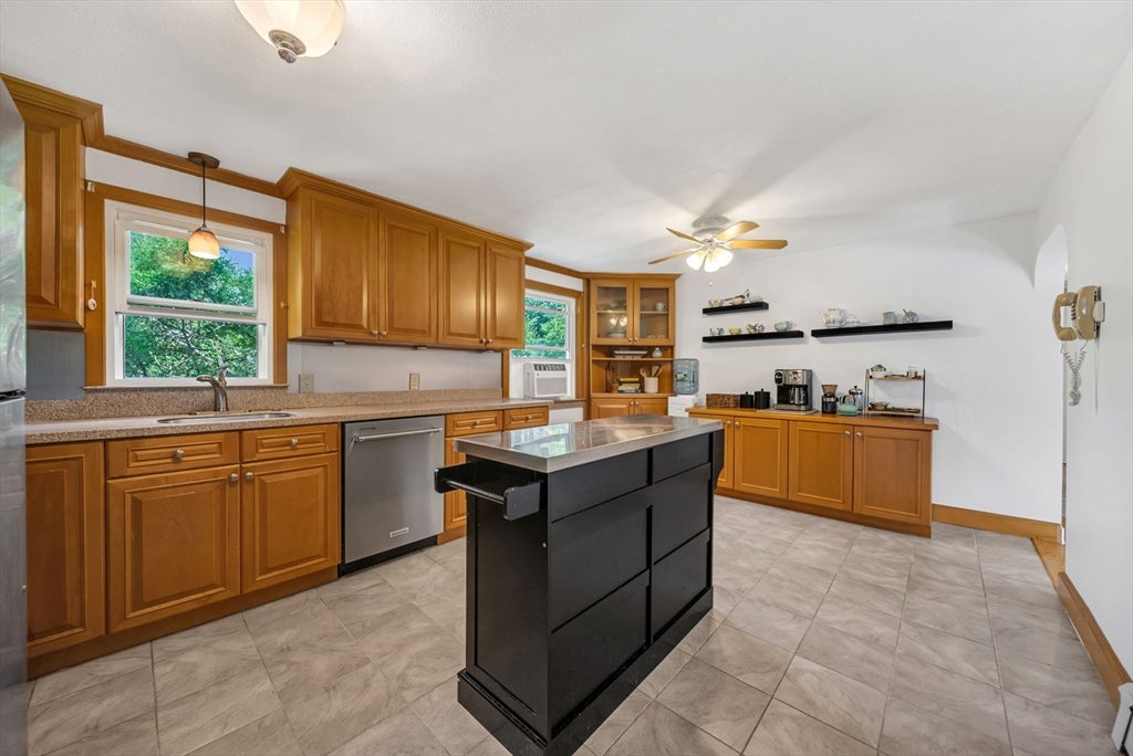 5 Walters Ave, Dedham, MA Photo #18