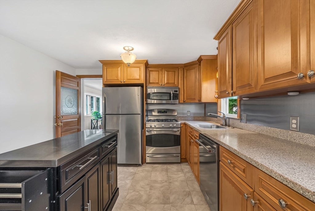 5 Walters Ave, Dedham, MA Photo #19