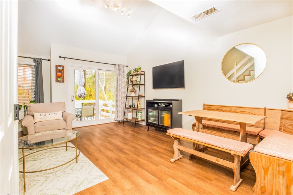 18 Prudence Crandall Ln 18