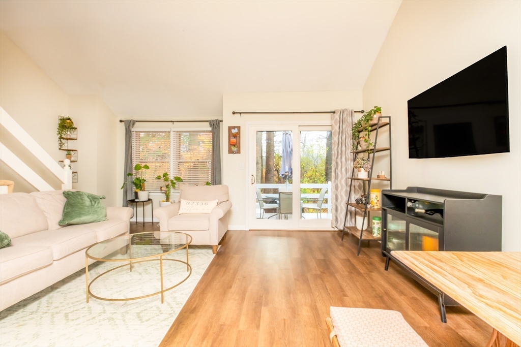 18 Prudence Crandall Ln 18